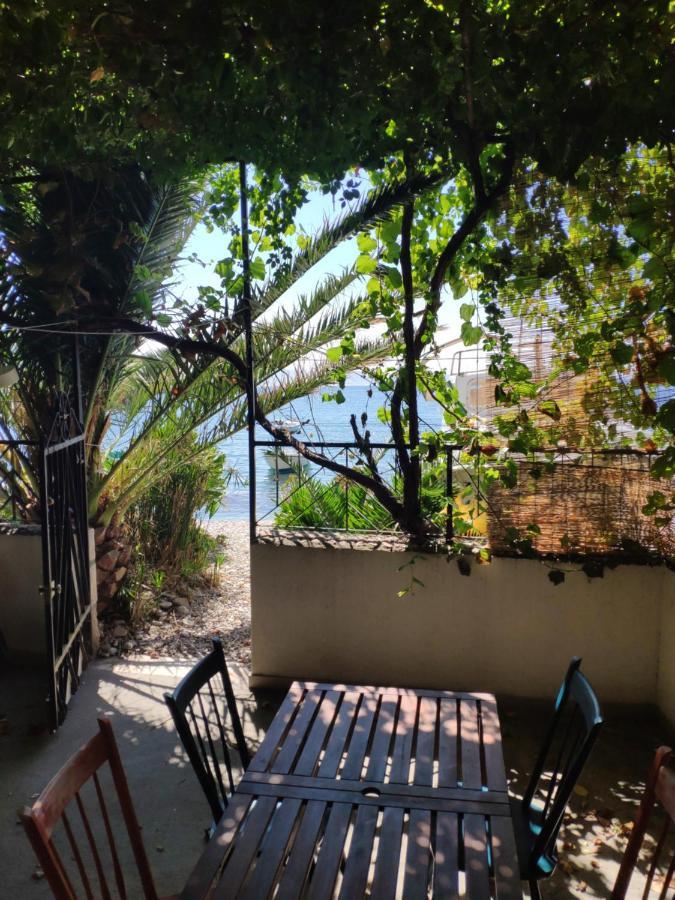 Beach House Gusla Komiza Luaran gambar