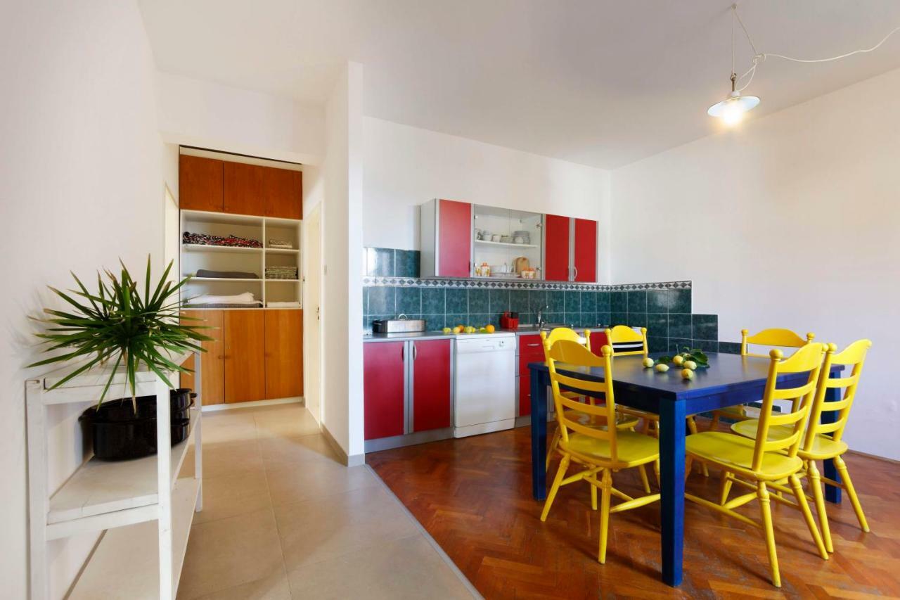 Beach House Gusla Komiza Luaran gambar